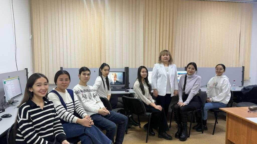 В Международном университете Астана на неделе «Русского языка и литературы» под руководством к.ф.н., профессора педагогического института Кожагуловой Г.К развернулось захватывающее мероприятие под названием "Путешествие в литературный мир". — 2