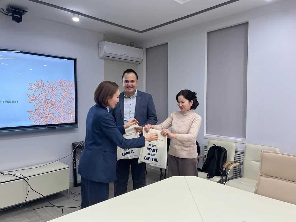 В Astana International University состоялась информационная встреча с Ерхановым Бакдаулетом Асилхановичем, Региональным руководителем Informascope, представителем Elsevier в Центральной Азии — 1