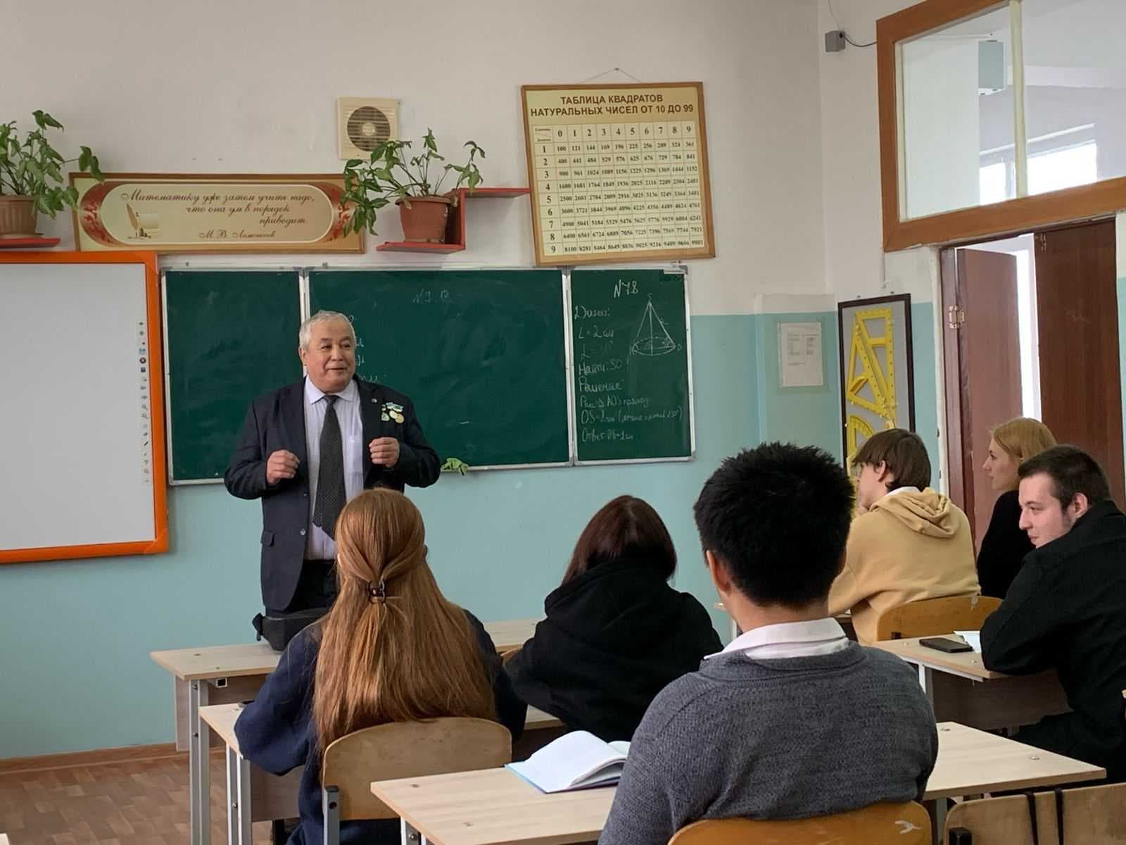 Высшая школа естественных наук провела профориентационные встречи на западе страны — 4