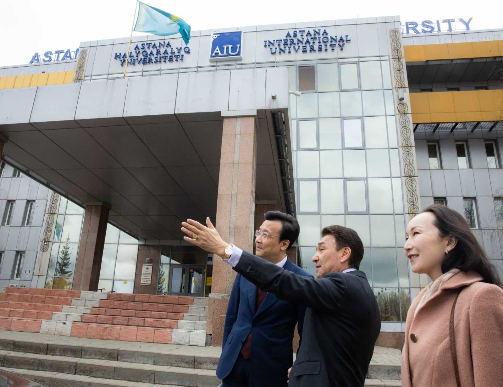 Посол КНР в РК посетил Astana International University — 3