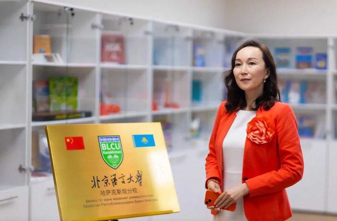 Кошанова Сауле Ерденовна, PhD Пекинского университета (Peking University), назначена директором с казахстанской стороны бренч-кампуса Пекинского университета языка и культуры в Казахстане (BLCU Kazakhstan). — 1
