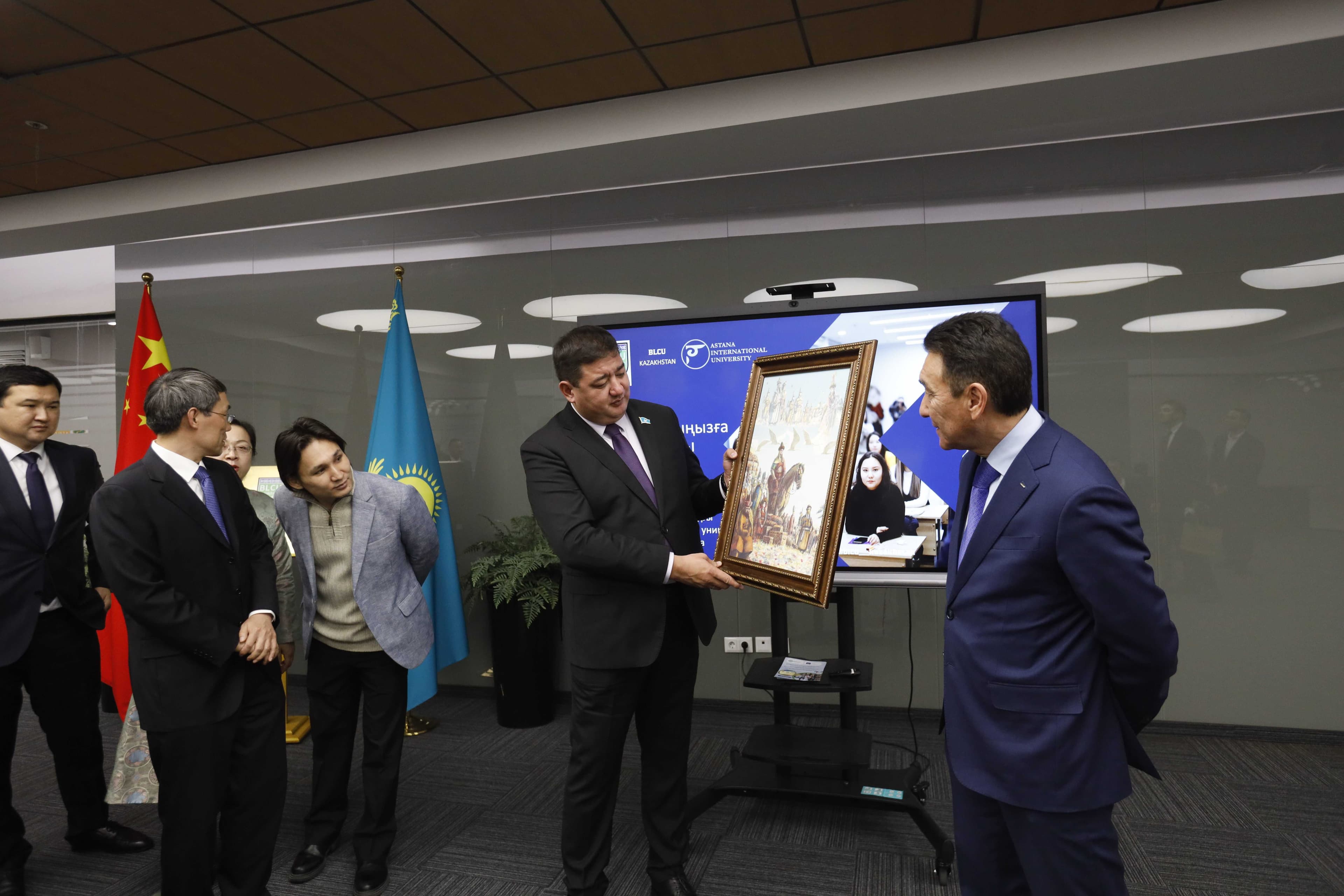 Новые горизонты для молодежи: визит депутатов в BLCU Kazakhstan — 3