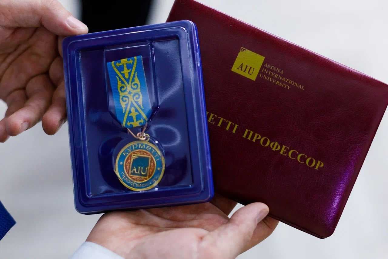Заместитель генерального секретаря ОДКБ Таалатбек Шамудинович Масадыков стал Почётным профессором AIU — 3