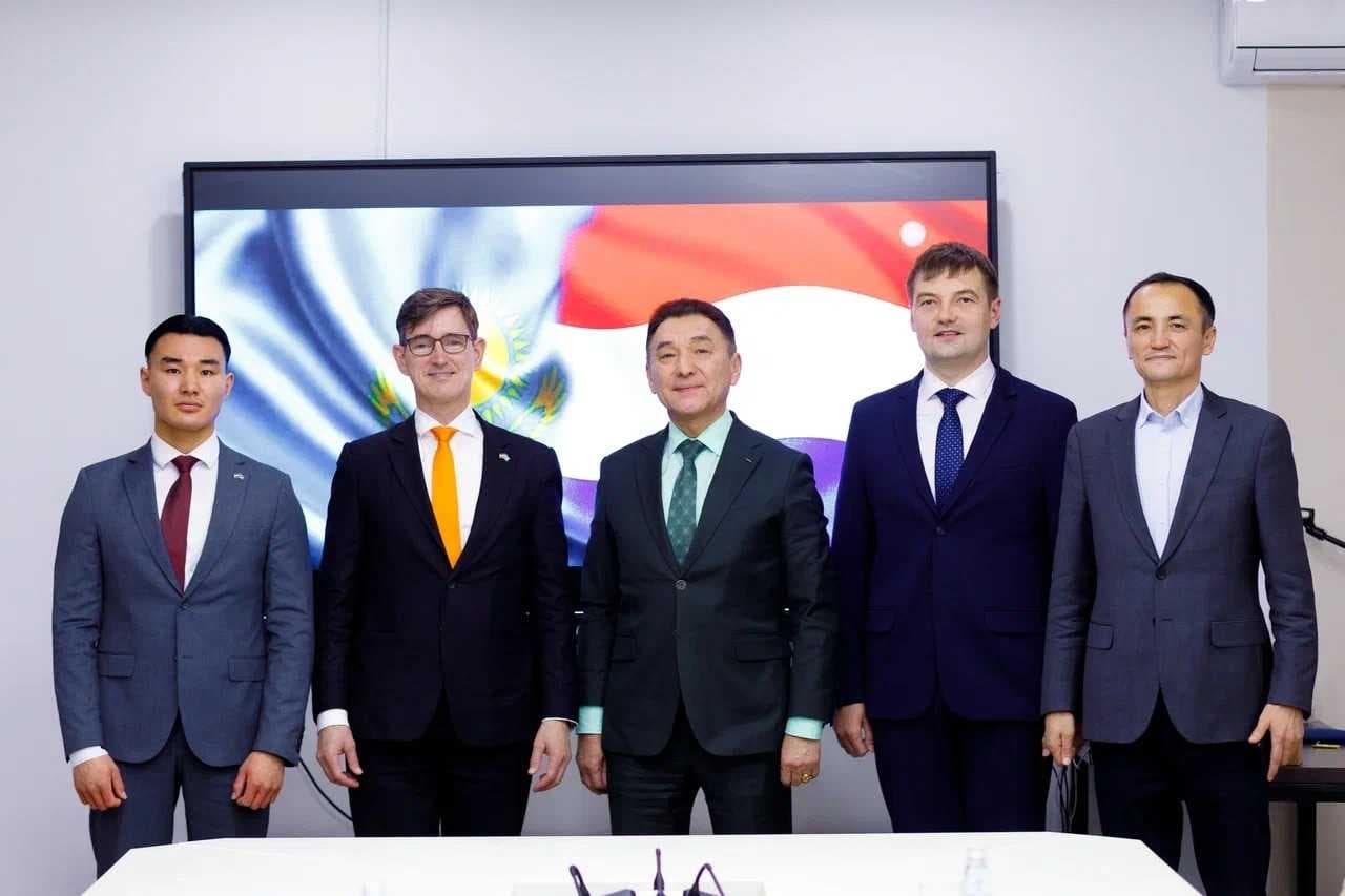 Посол Королевства Нидерландов в Казахстане Нико Схермерс посетил AIU и выступил с гостевой лекцией — 3