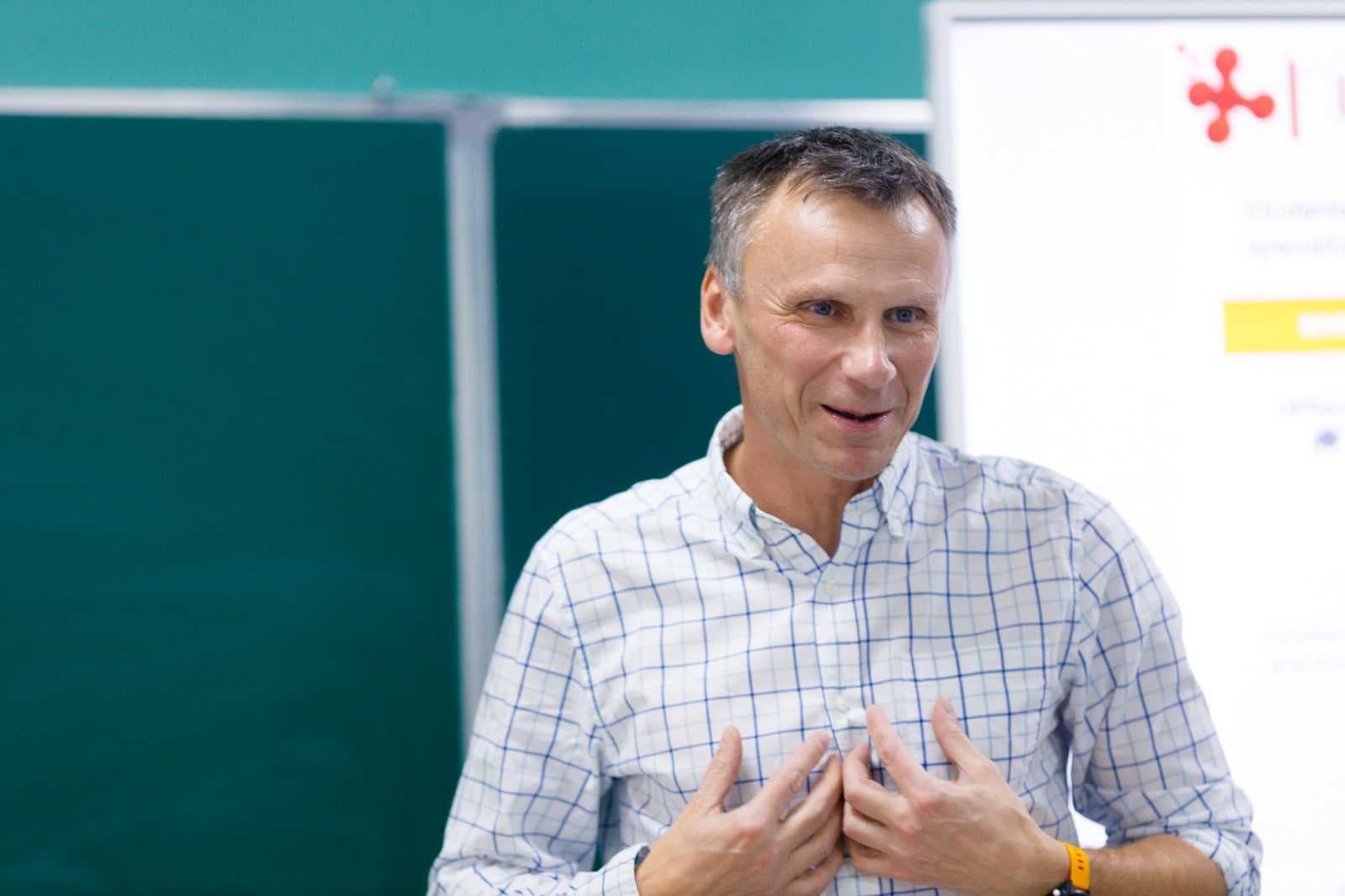 Представитель программы Erasmus Mundus посетил AIU — 3