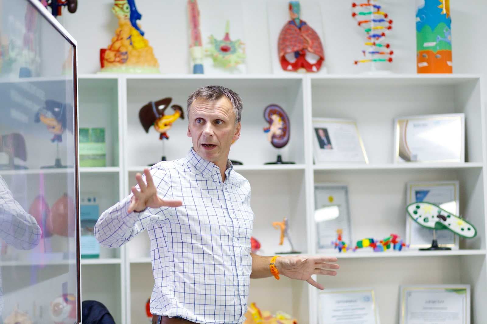 Представитель программы Erasmus Mundus посетил AIU — 6