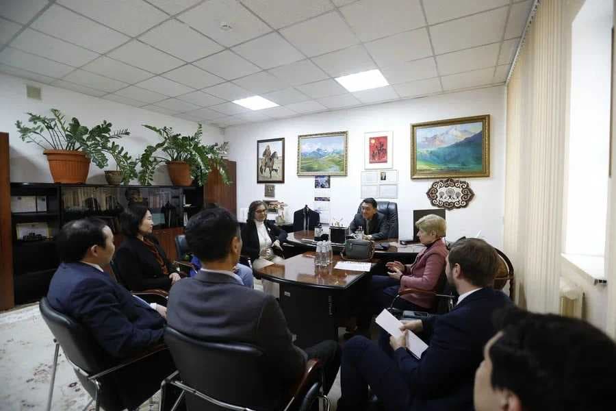 🌍 AIU укрепляет международные связи: визит делегации Софийского университета — 8