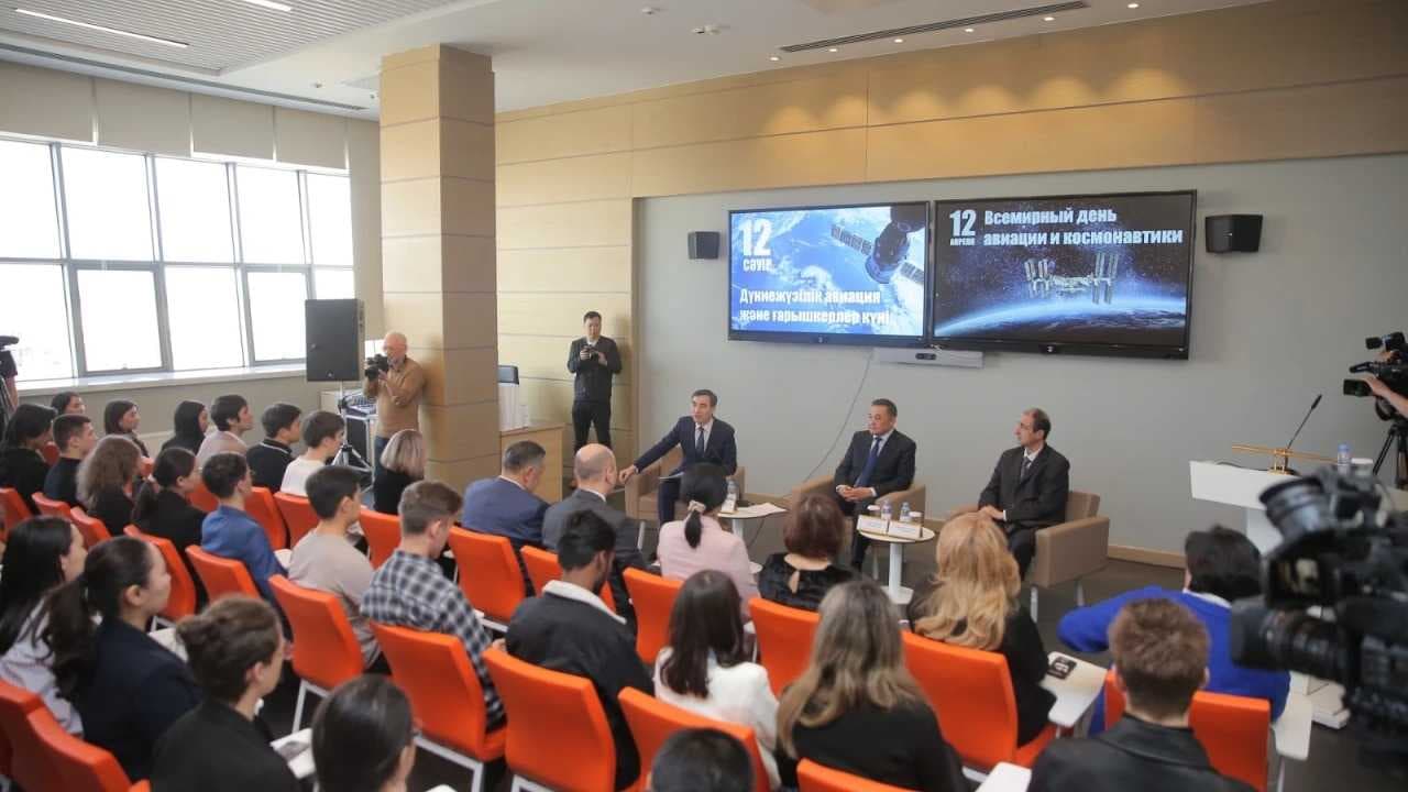 Студенты AIU приняли участие во встрече с космонавтом Айдыном Айымбетовым — 1