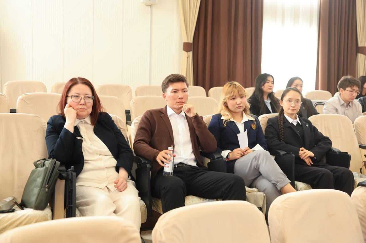 Номинация «Лучший дипломат» и интеллектуальная битва: студенты AIU на республиканской олимпиаде в Шымкенте